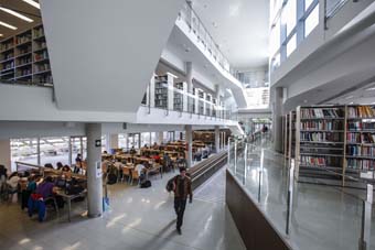 Imagen de archivo de estudiantes.